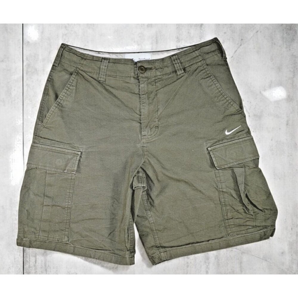 Nike SB Cargo Shorts Men's Size 32 Green Ripstop Utility Skateboarding Shorts